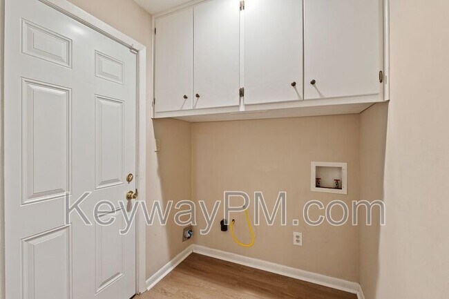 Building Photo - 1001 Beverly Heights Dr