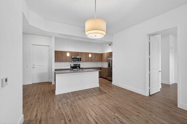 Building Photo - 225 S Latitude Cir