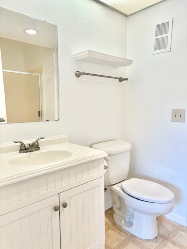 Building Photo - Port Hueneme | 2 Bed + 2 Bath | OCEAN VIEW...