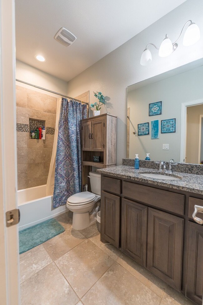 Building Photo - 6825 Jamestown St