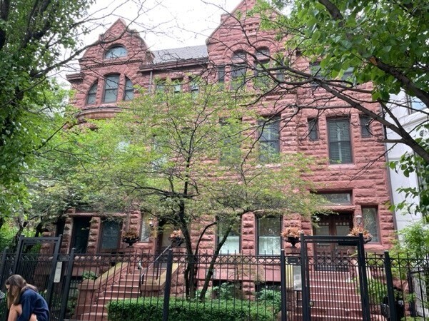 Building Photo - 1228 N Dearborn St