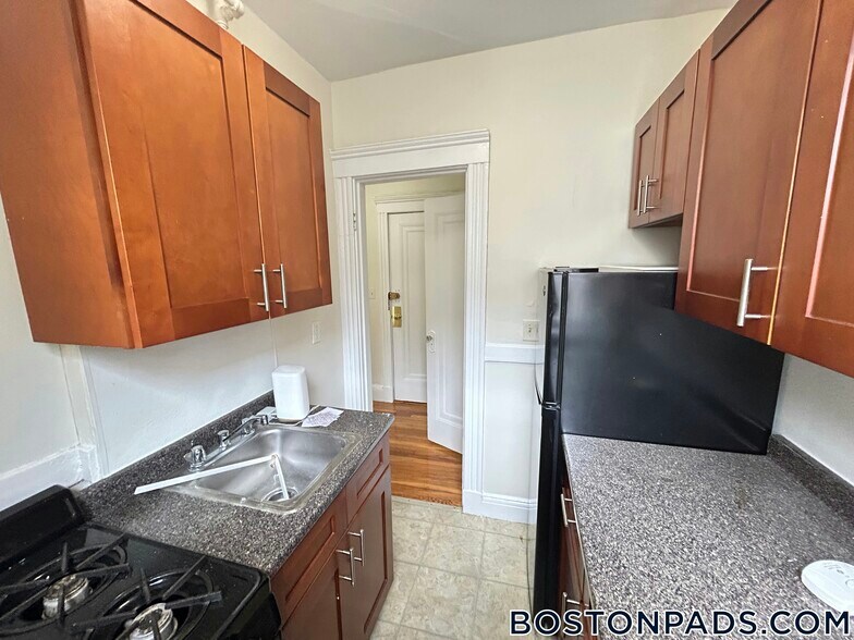 Building Photo - 1185 Boylston St