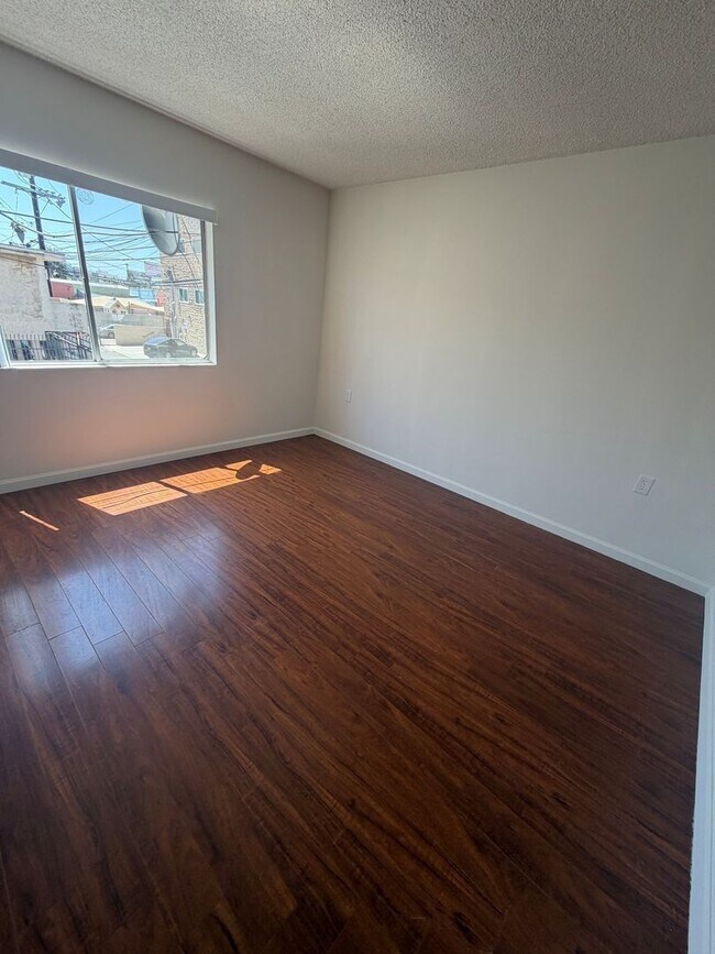 Interior Photo - p12225