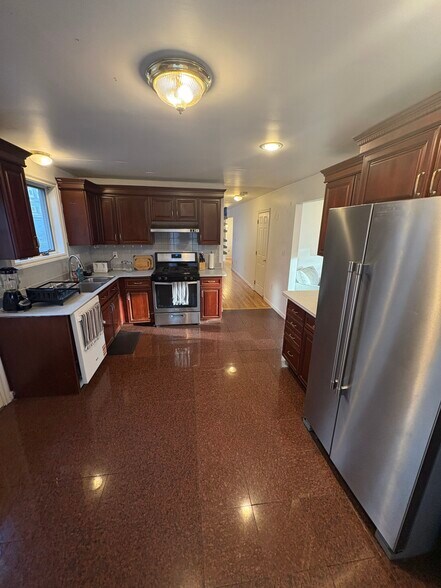 Primary Photo - 309 Beacon St