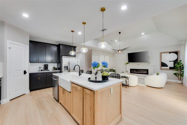 Building Photo - 529 Pebblecreek Dr