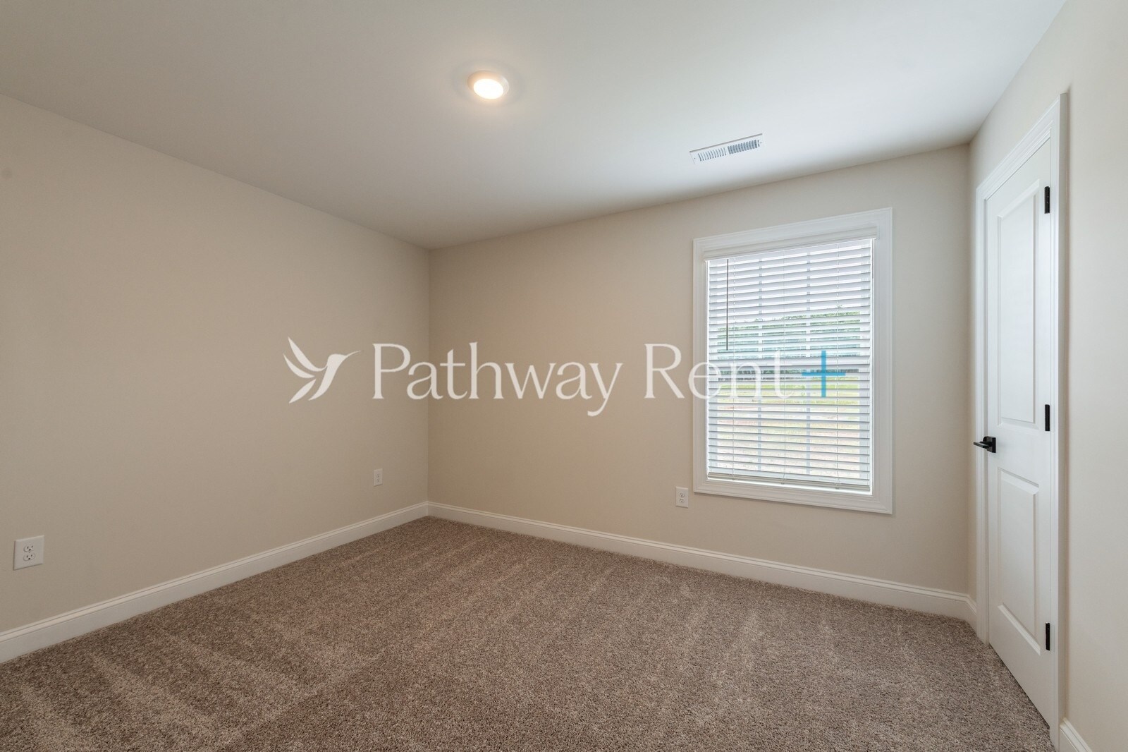 Building Photo - 112 Kennford Trl