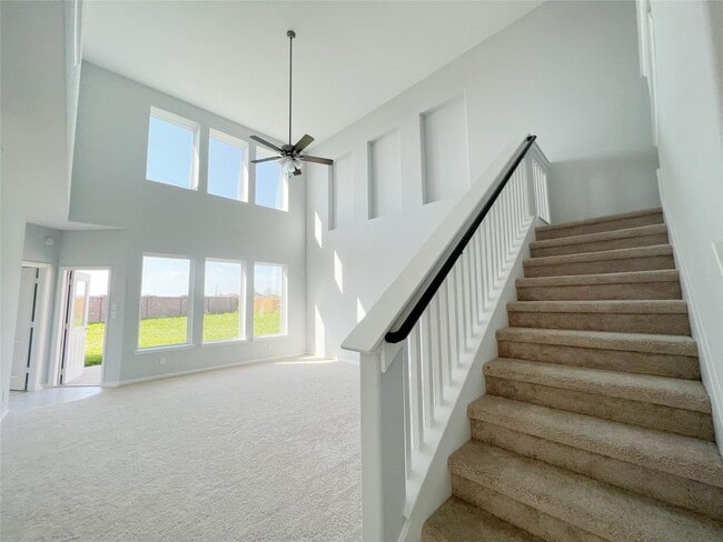 Building Photo - 208 Salange Ln