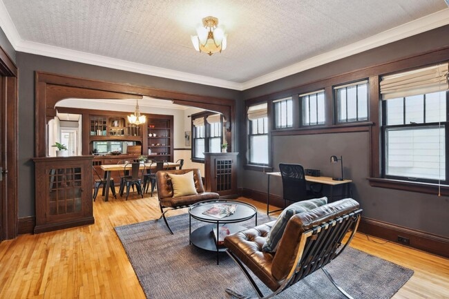 Building Photo - 3006 W 44th St