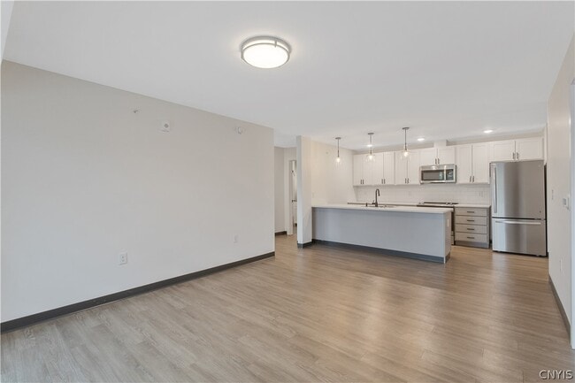 Building Photo - 11 Loso Dr