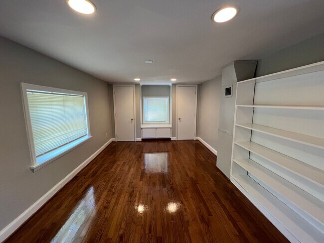 Building Photo - Home for Rent in Montgomery