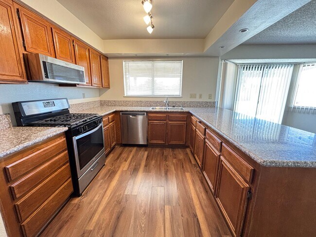 Building Photo - West Lancaster Home