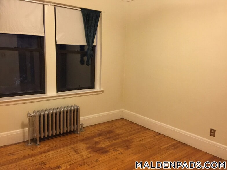 Building Photo - 349 Pleasant St