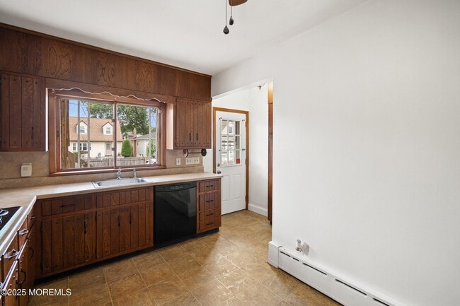 Building Photo - 56 Ford Ave