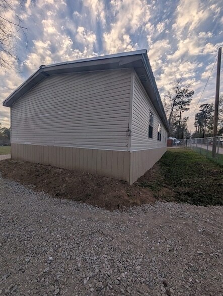 Building Photo - 12070 Clark Ln