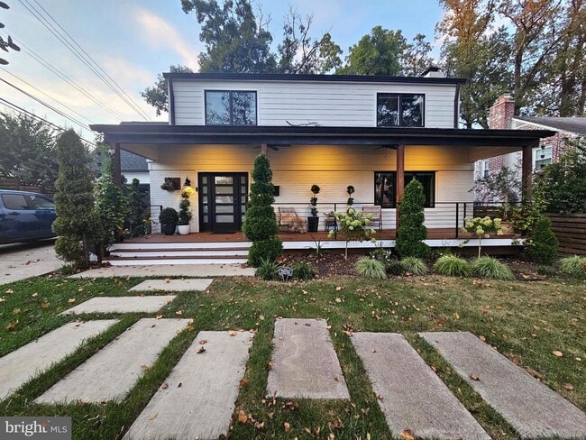 Building Photo - 5311 Roosevelt St