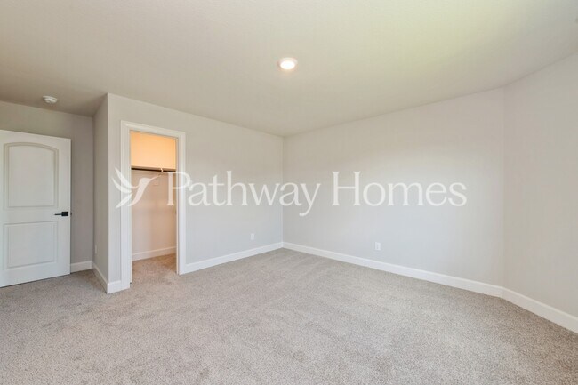 Building Photo - 623 Brookside Dr