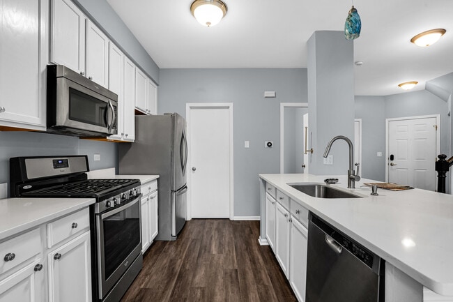 Building Photo - 24135 Walnut Cir