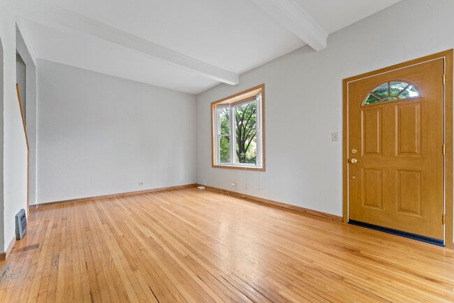 Building Photo - 314 Custer Ave