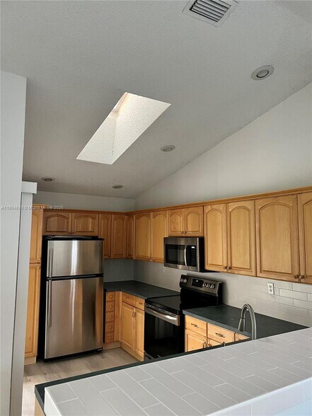 Building Photo - 6641 NW 52nd St