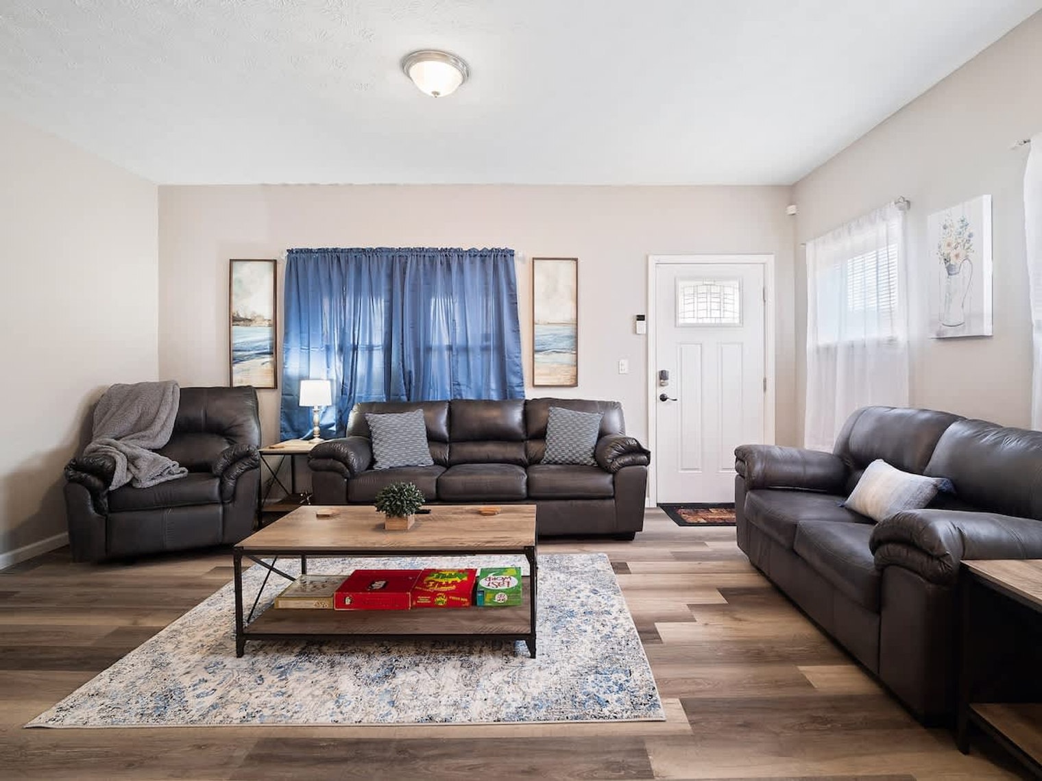 Building Photo - 1415 W 57th St