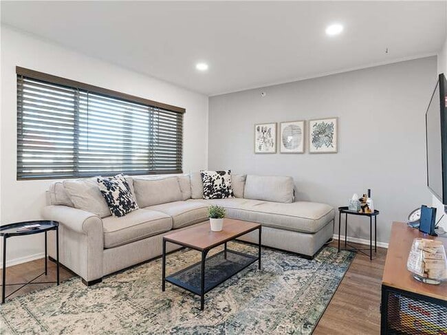 Building Photo - 14405 Cerise Ave