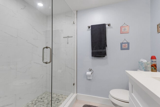 Building Photo - 3400 Gulf Shore Blvd N