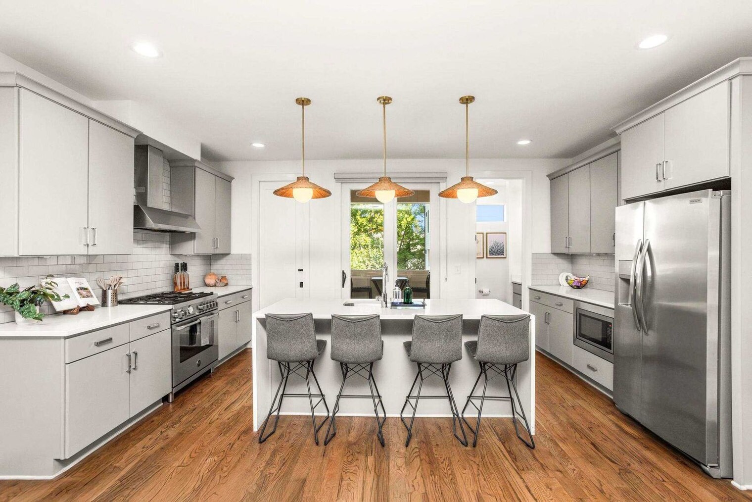 Building Photo - 1710 8th Ave S