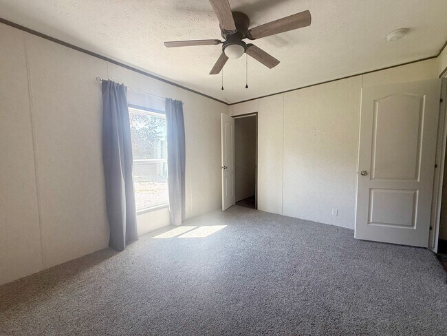 Building Photo - Spacious 4-Bedroom Home on 1 Acre in Peaceful Rickman Setting