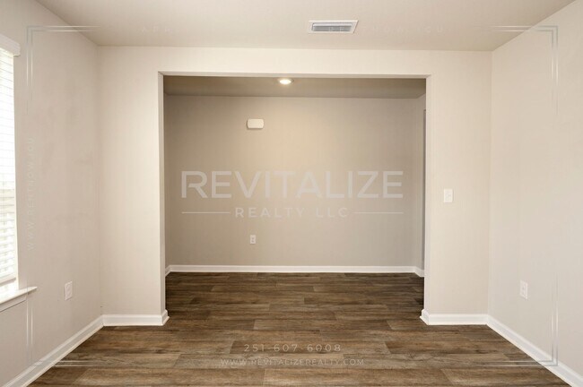 Building Photo - Beautiful 2-Story 5 BD 3 BA House in Spani...