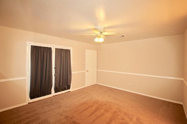 Building Photo - 7862 Split Oak Dr