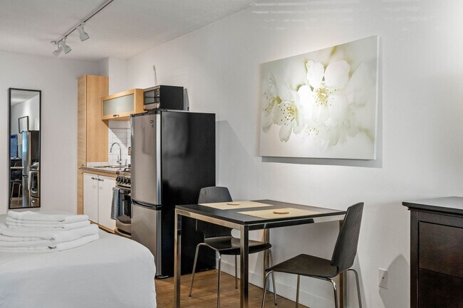 Building Photo - 47 5th St NE