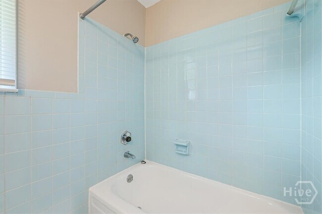 Building Photo - 2111 Hawthorne St