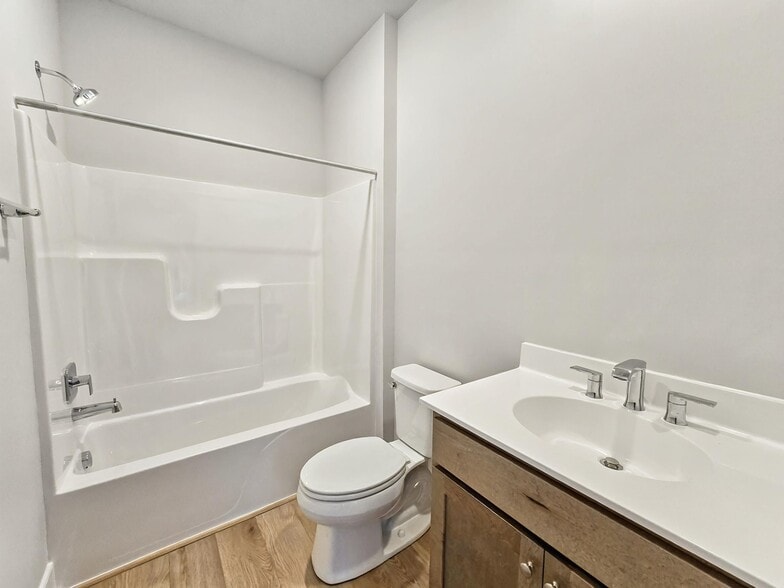 Building Photo - 305 Frederick Way