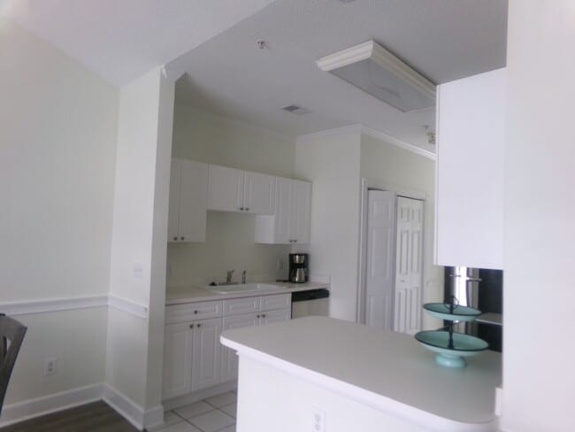Building Photo - 4856 Carnation Cir