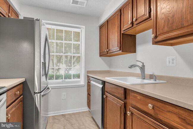 Building Photo - 8483 Aurora Ct