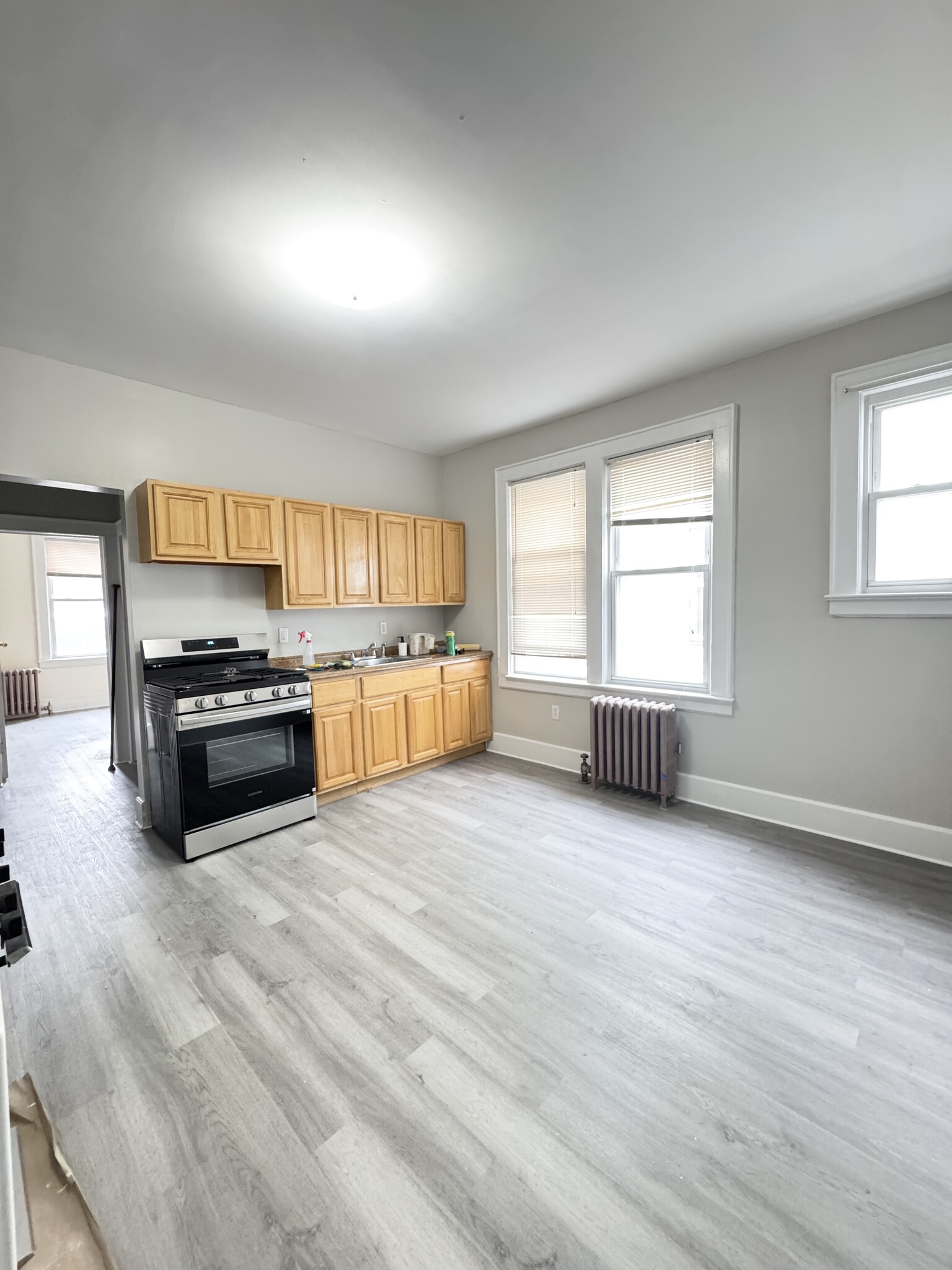 Building Photo - 66 Halstead St