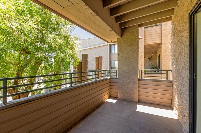 Building Photo - New Rental Listing in Scottsdale Springs C...