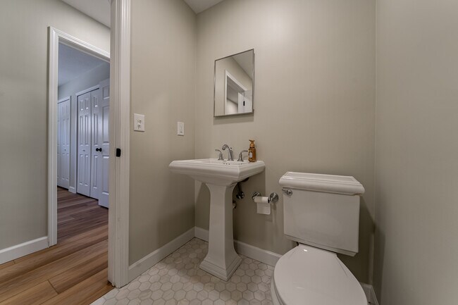 Building Photo - 2659 W Asplin Dr