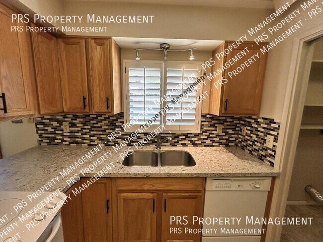 Building Photo - 6926 E Windsor Ave