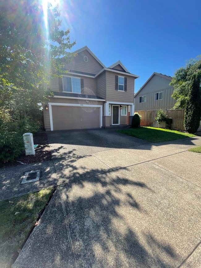 Building Photo - **MOVE IN SPECIAL?** Gorgeous Pet Friendly...