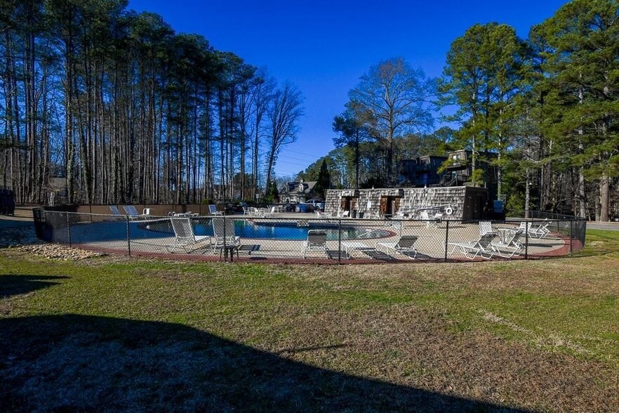 Building Photo - 3200 Rim Cove Dr