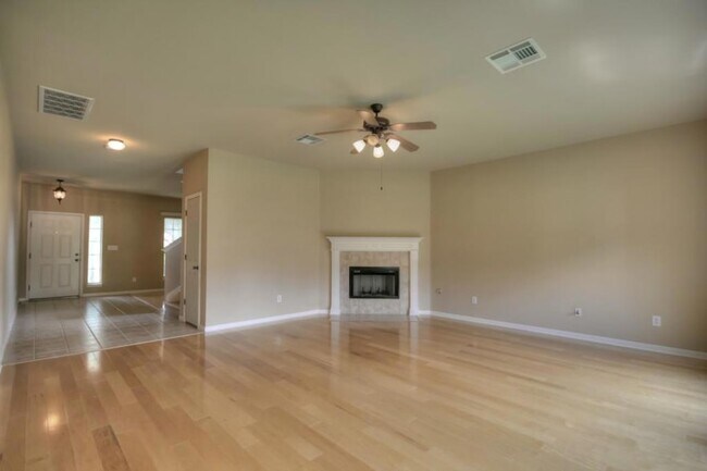 Building Photo - 9624 Castle Pines Dr
