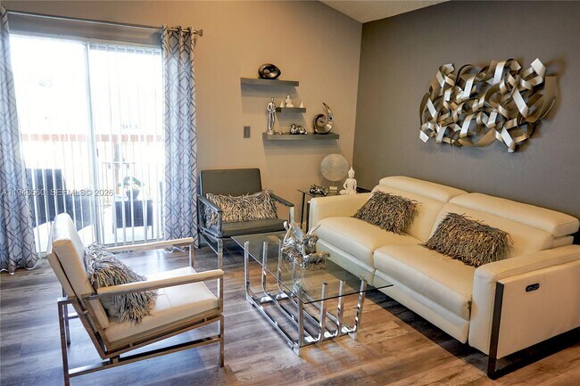 Building Photo - 7610 Westwood Dr