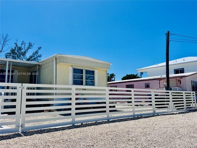 Building Photo - 223 Lower Matecumbe Rd