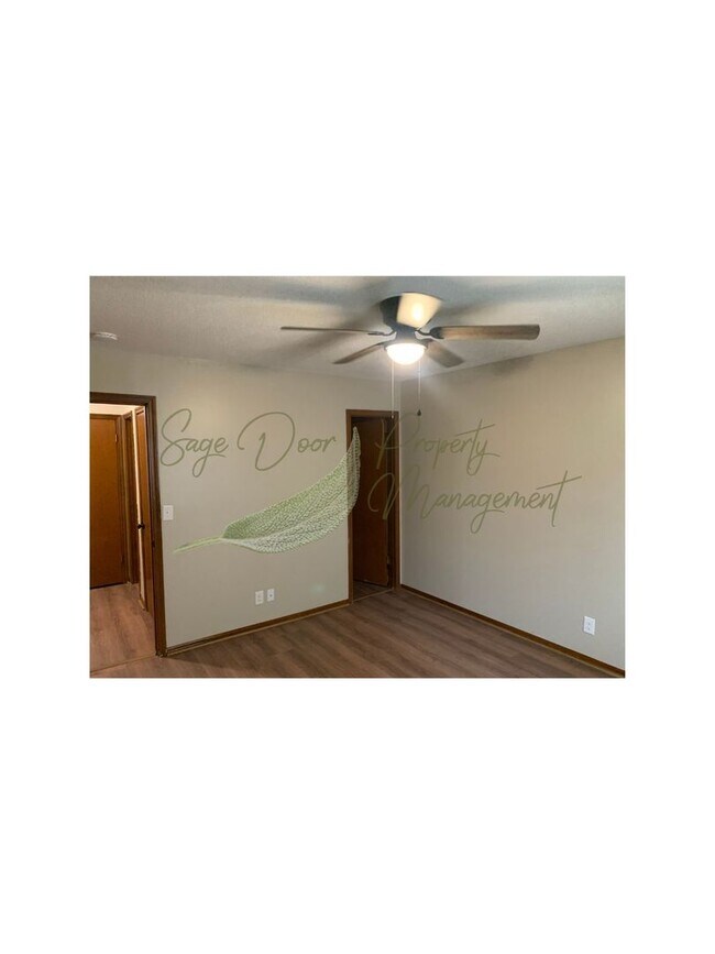 Building Photo - 3 BEDROOM IN BLUE SPRINGS!!!