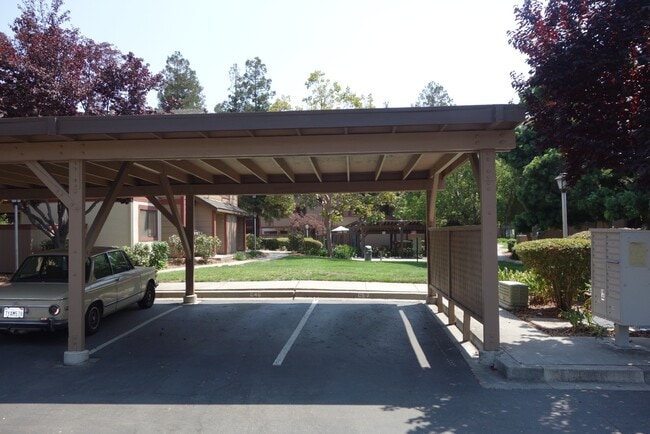 Building Photo - Bright 3-Bed condo with In-Unit Laundry, Pool Access, and Assigned Carport in Fremont