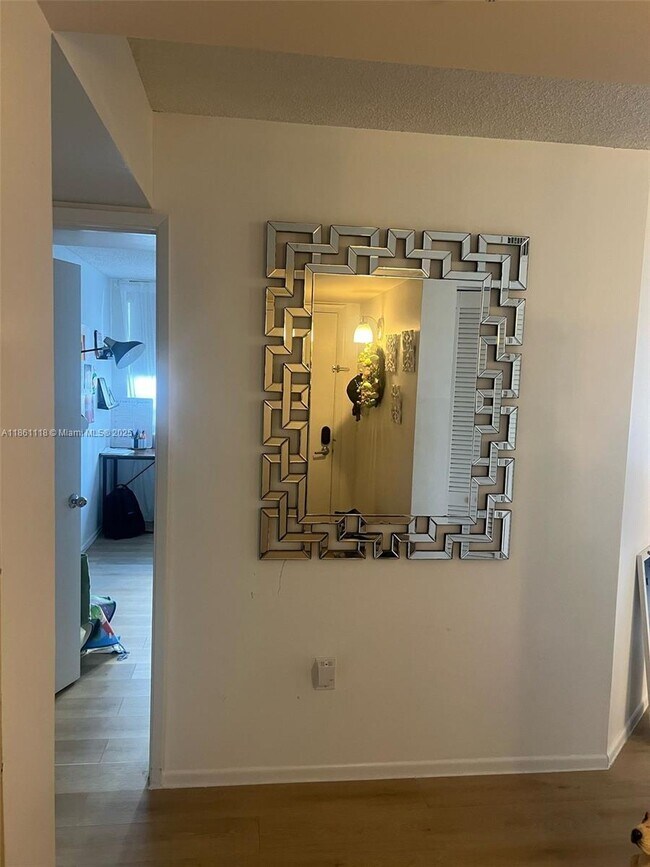 Building Photo - 19601 E Country Club Dr