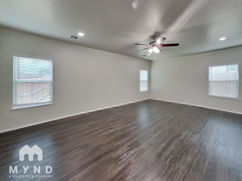 Building Photo - 109 Frierson St