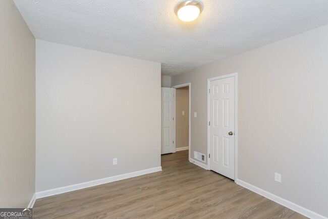 Building Photo - 3230 Revere Cir