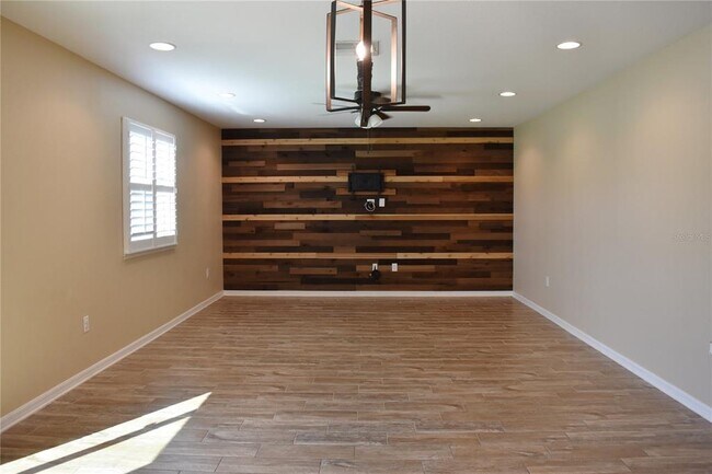 Building Photo - 2084 La Palma Ave